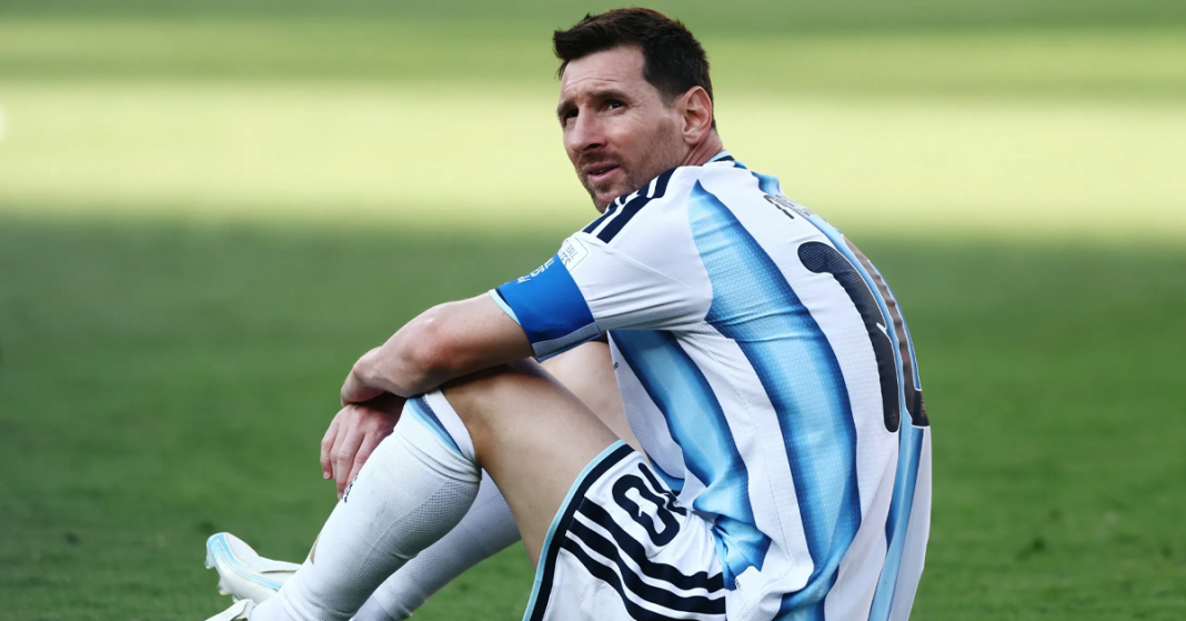Argentina dramatically convinces Messi to stay