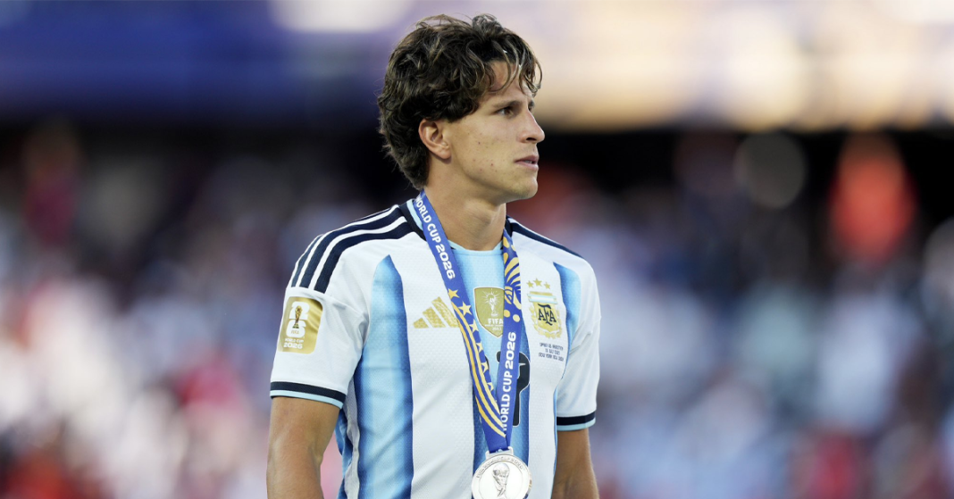 Diego Simeone’s son inexplicably acts in Spain final