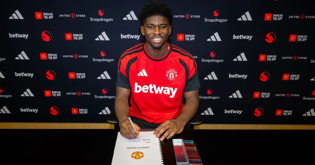 OFFICIAL: Man United complete the signing of blockbuster midfielder