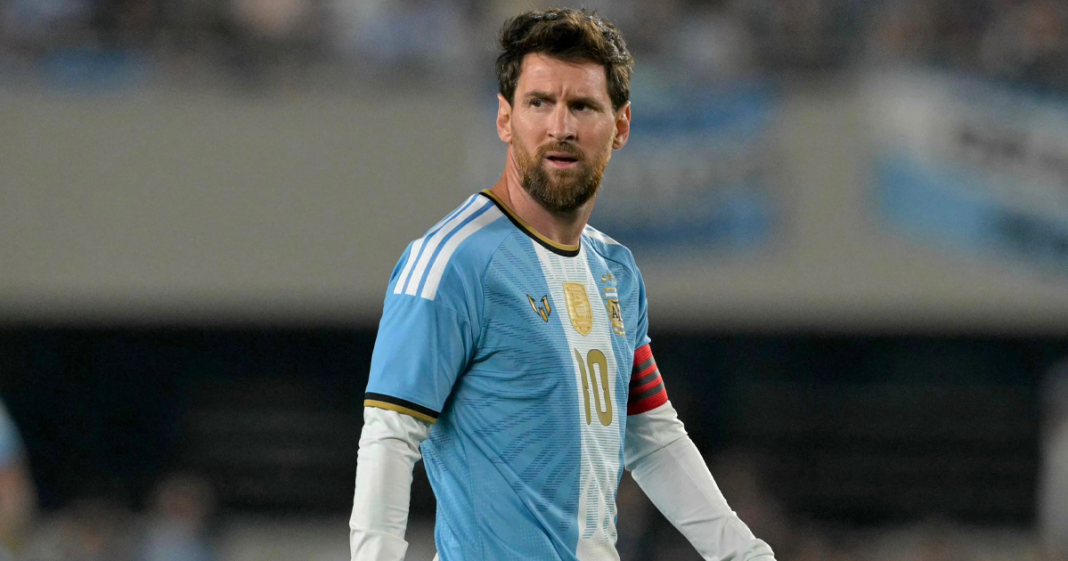 Messi receives a red card from the referee on his Argentina farewell day